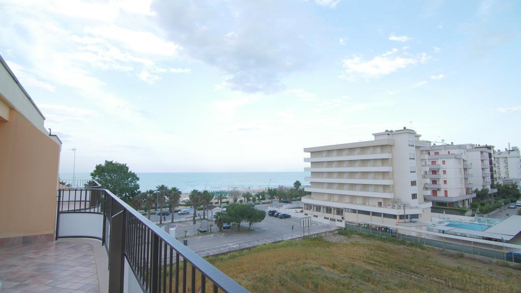Appartamenti Sul Lungomare Alba Adriatica Dış mekan fotoğraf