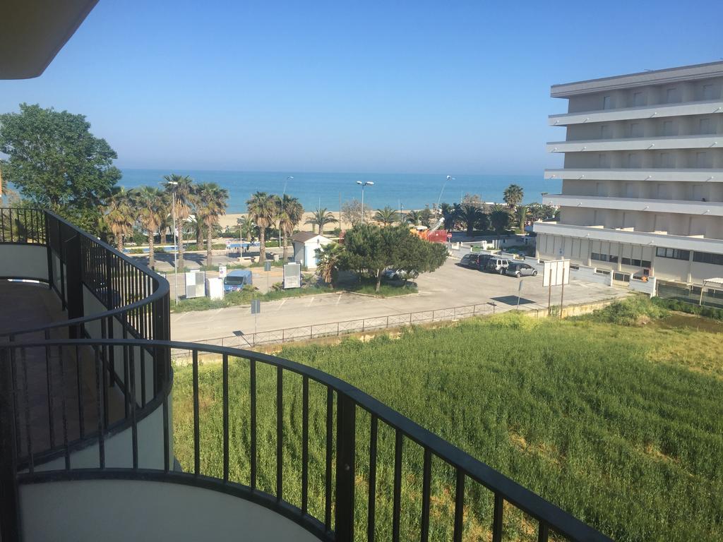 Appartamenti Sul Lungomare Alba Adriatica Dış mekan fotoğraf
